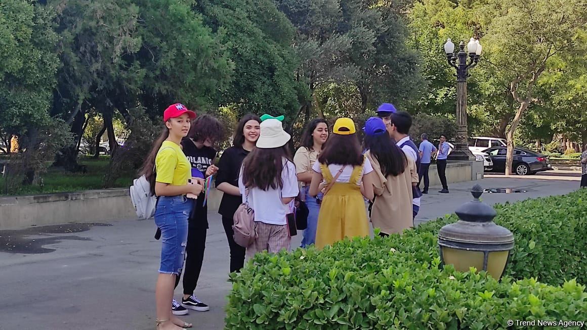 Yay məktəbində iştirak edən şəhid və qazi övladları Hərbi Qənimətlər Parkını ziyarət edib (FOTO)