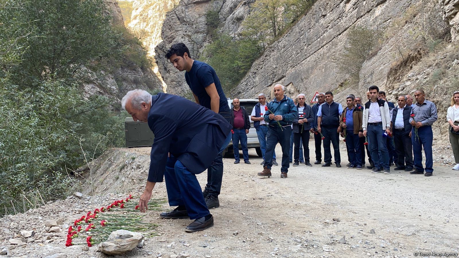 Kəlbəcər sakinləri 28 il sonra doğma yurdlarına səfər ediblər (FOTO)