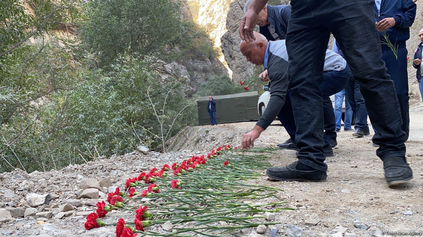 Kəlbəcər sakinləri 28 il sonra doğma yurdlarına səfər ediblər (FOTO)