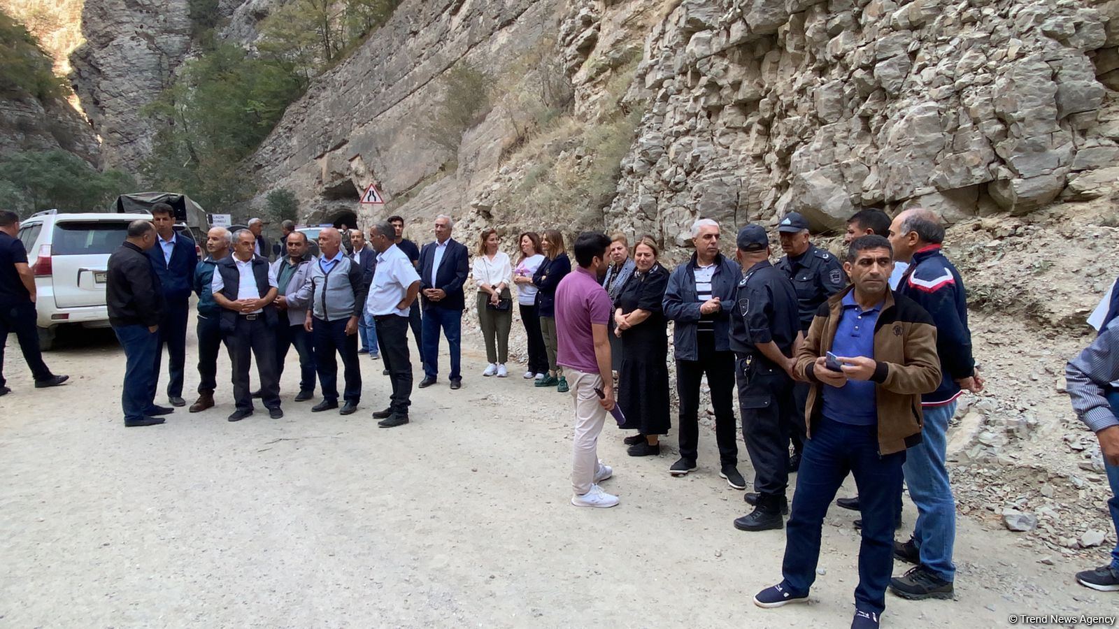 Kəlbəcər sakinləri 28 il sonra doğma yurdlarına səfər ediblər (FOTO)