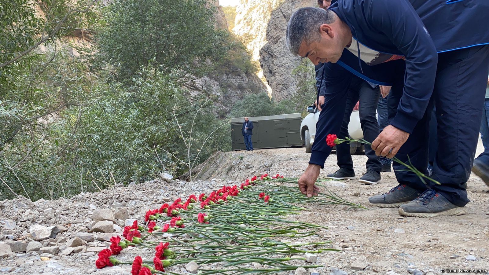 Kəlbəcər sakinləri 28 il sonra doğma yurdlarına səfər ediblər (FOTO)
