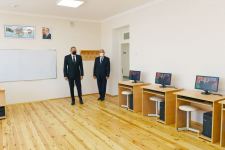 Prezident İlham Əliyev Sumqayıtda 20 nömrəli orta məktəbdə yaradılan şəraitlə tanış olub (FOTO/VİDEO) (YENİLƏNİB)