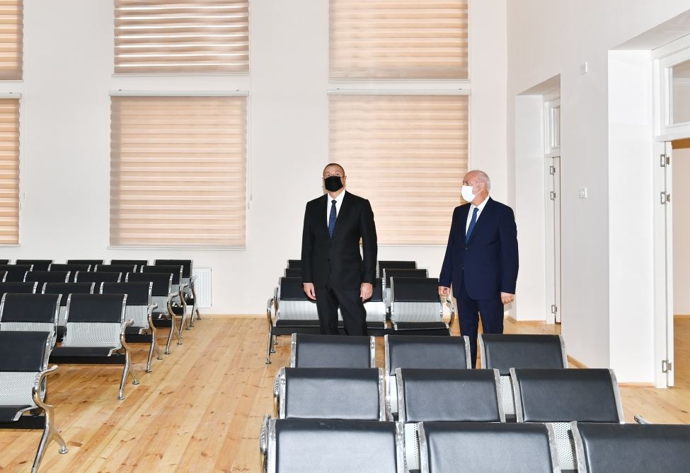 Prezident İlham Əliyev Sumqayıtda 20 nömrəli orta məktəbdə yaradılan şəraitlə tanış olub (FOTO/VİDEO) (YENİLƏNİB)