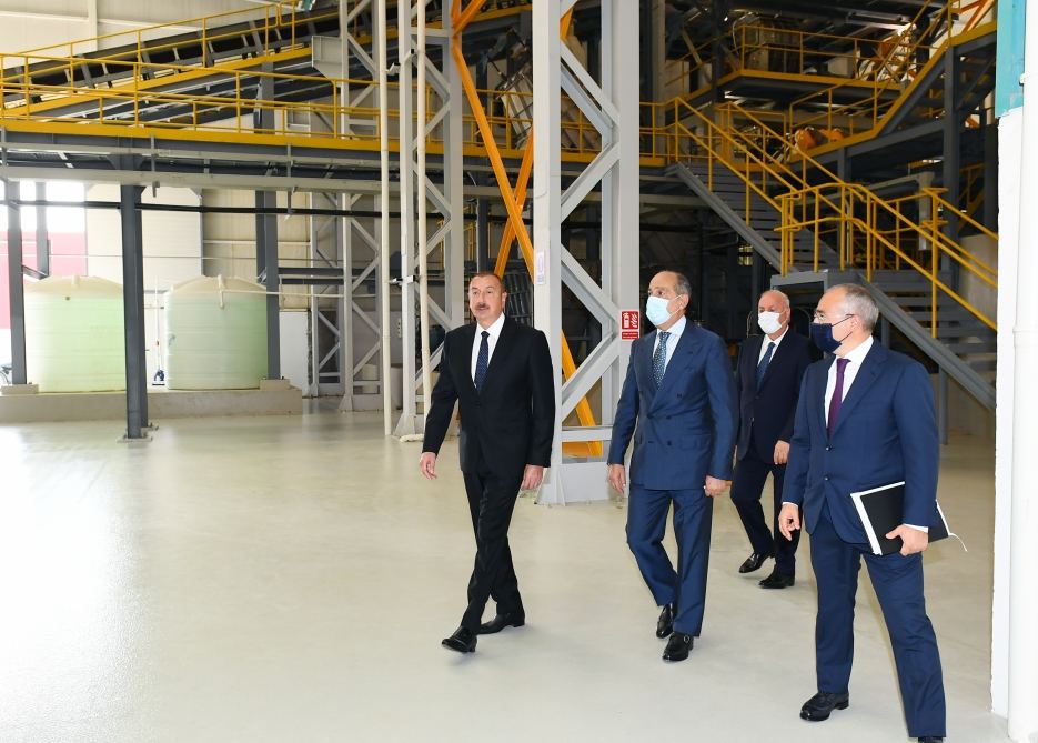Prezident İlham Əliyev Sumqayıt Kimya Sənaye Parkında “Azmonbat” MMC-nin açılışında iştirak edib  (FOTO/VİDEO) (YENİLƏNİB)