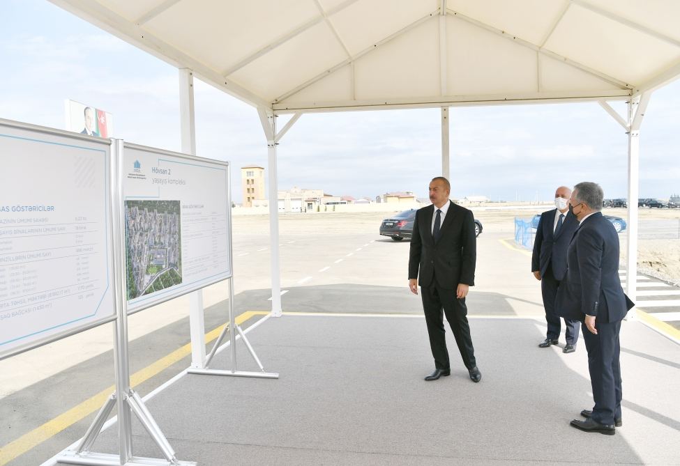 Prezident İlham Əliyev Sumqayıtda güzəştli mənzil layihəsi çərçivəsində növbəti yaşayış kompleksinin təməlqoyma mərasimində iştirak edib (FOTO/VİDEO) (YENİLƏNİB)