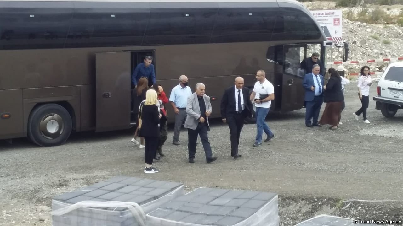 Bir qrup Ağdam sakini öz doğma şəhərinə səfər edib (FOTO)