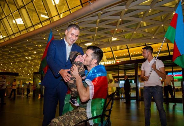 Türkiyəyə göndərilən daha 11 qazimiz sağalaraq geri dönüb (FOTO)