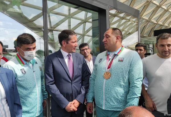 Paralimpiyaçılarımızın növbəti qrupu Vətənə qayıdıb (FOTO/VİDEO)