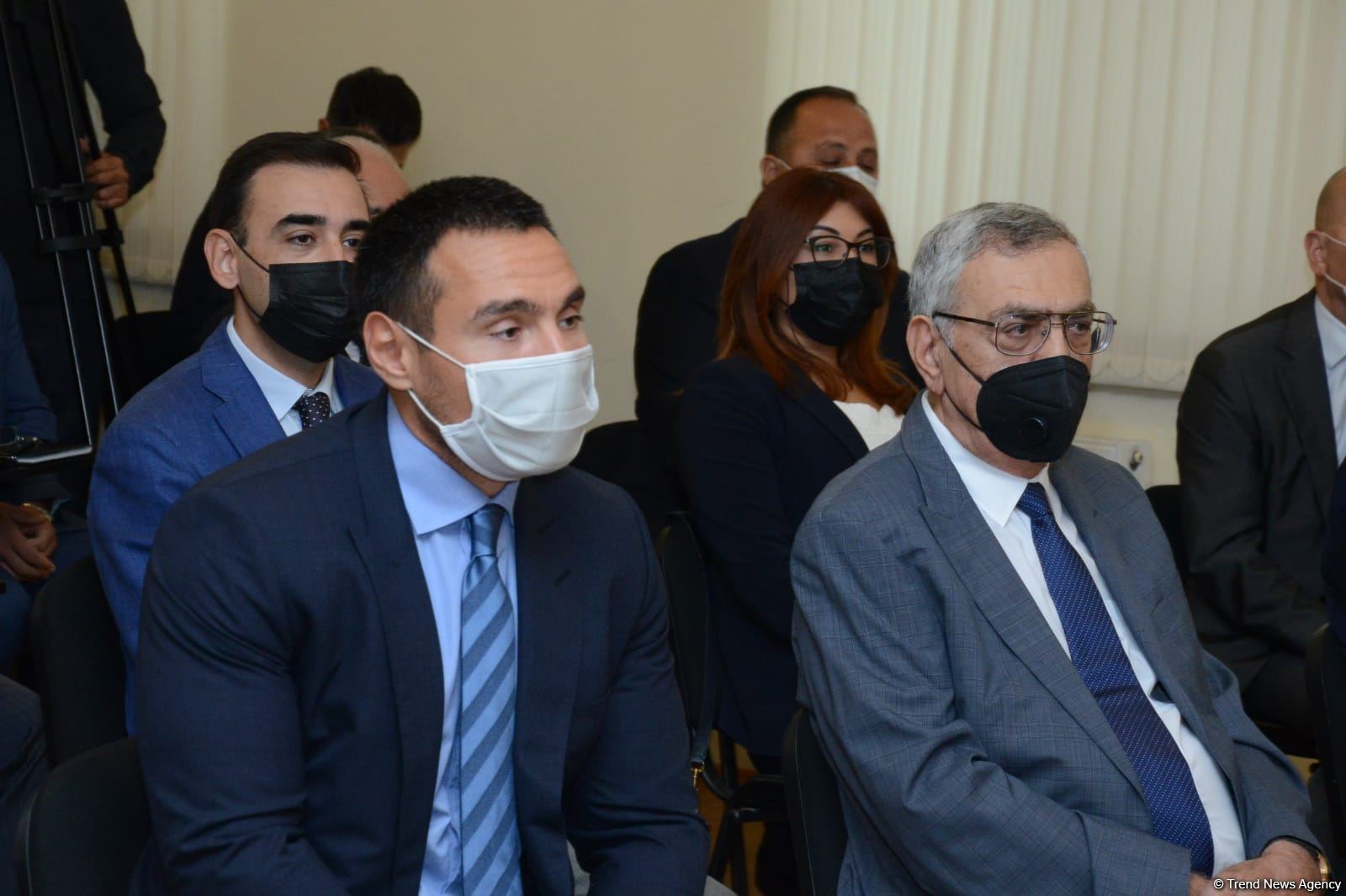 Yeni gənclər və idman naziri Fərid Qayıbov kollektivə təqdim olunub (FOTO)