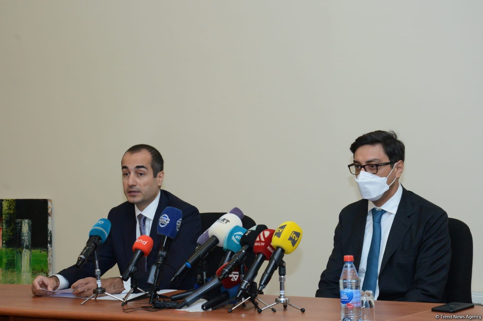 Yeni gənclər və idman naziri Fərid Qayıbov kollektivə təqdim olunub (FOTO)