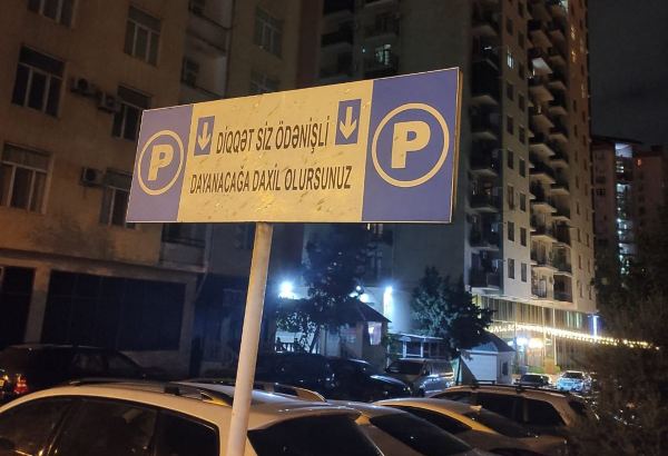 Tariflər müəyyənləşməyib, amma parklanmaya görə pul yığılır (FOTO)
