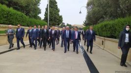 Türk Şurası ölkələrinin iqtisadiyyat nazirləri Şəhidlər xiyabanını ziyarət ediblər (FOTO)