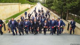 Türk Şurası ölkələrinin iqtisadiyyat nazirləri Şəhidlər xiyabanını ziyarət ediblər (FOTO)