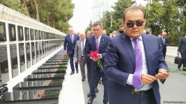 Türk Şurası ölkələrinin iqtisadiyyat nazirləri Şəhidlər xiyabanını ziyarət ediblər (FOTO)