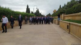 Türk Şurası ölkələrinin iqtisadiyyat nazirləri Şəhidlər xiyabanını ziyarət ediblər (FOTO)