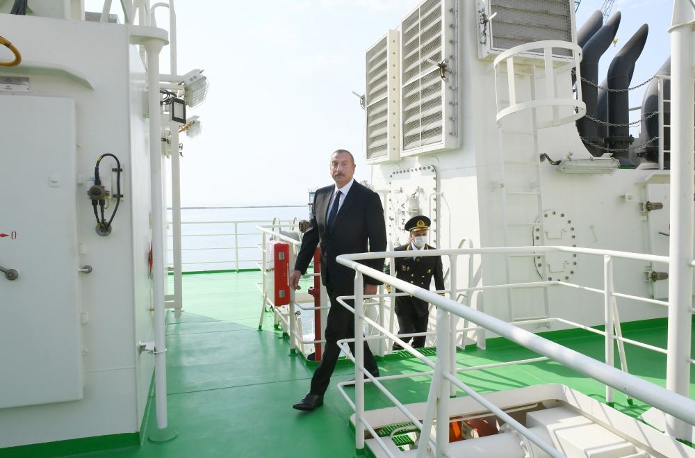 Prezident İlham Əliyev “Kəlbəcər” neftdaşıyan tankerin istismara verilməsi mərasimində iştirak edib (FOTO/VİDEO)