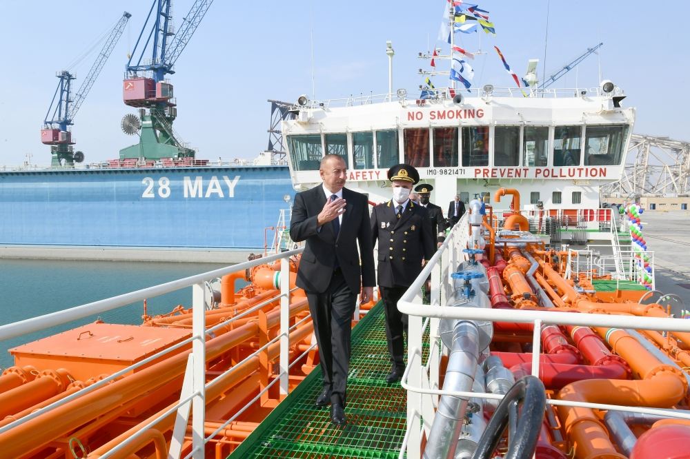 Prezident İlham Əliyev “Kəlbəcər” neftdaşıyan tankerin istismara verilməsi mərasimində iştirak edib (FOTO/VİDEO)