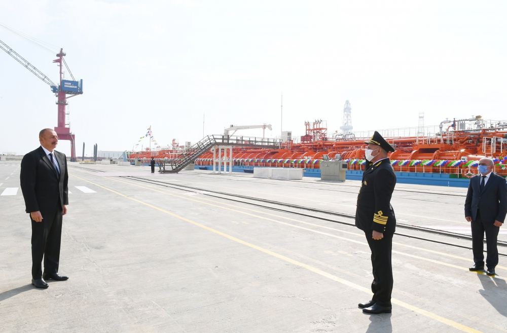 Prezident İlham Əliyev “Kəlbəcər” neftdaşıyan tankerin istismara verilməsi mərasimində iştirak edib (FOTO/VİDEO)