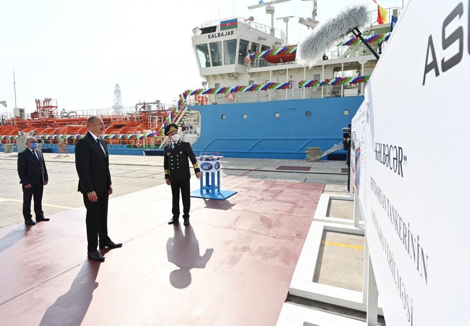 Prezident İlham Əliyev “Kəlbəcər” neftdaşıyan tankerin istismara verilməsi mərasimində iştirak edib (FOTO/VİDEO)