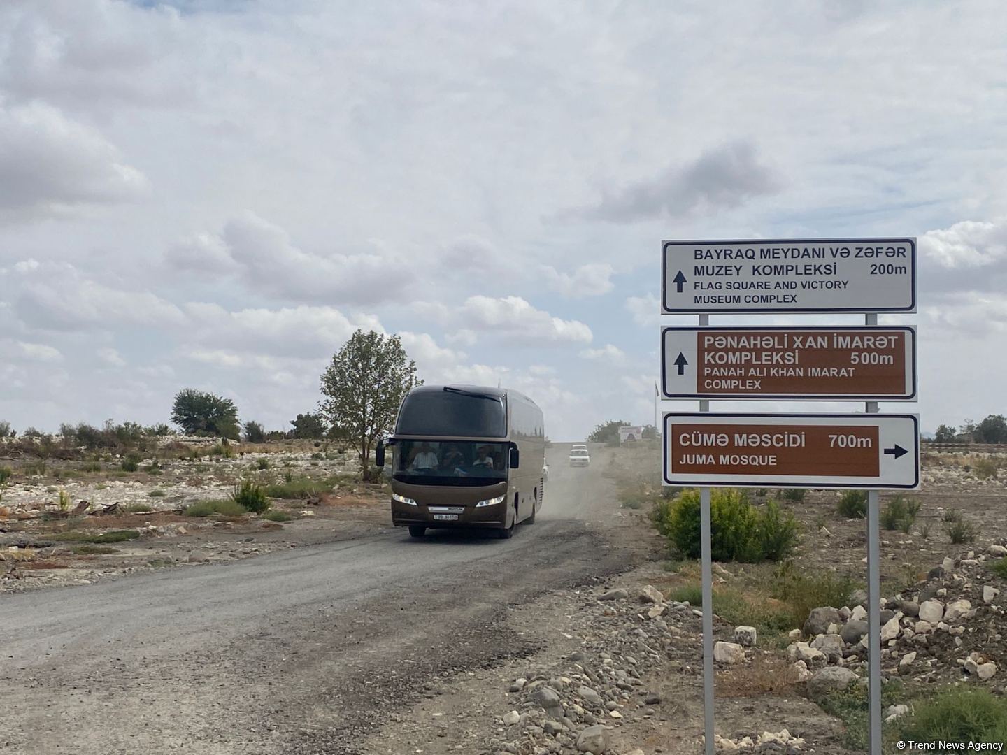 Ağdam sakinləri növbəti dəfə doğma şəhərlərinə səfər ediblər (FOTO)