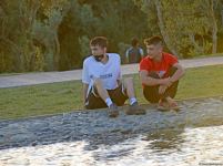 İnsanların sevimli istirahət məkanına çevrilən "Gənclik" parkından FOTOREPORTAJ
