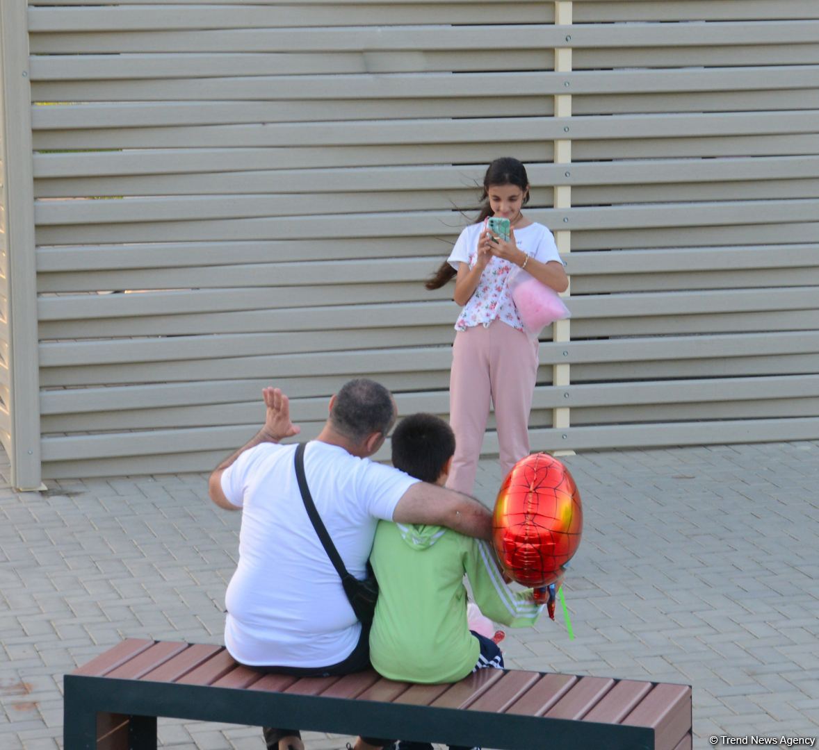 İnsanların sevimli istirahət məkanına çevrilən "Gənclik" parkından FOTOREPORTAJ