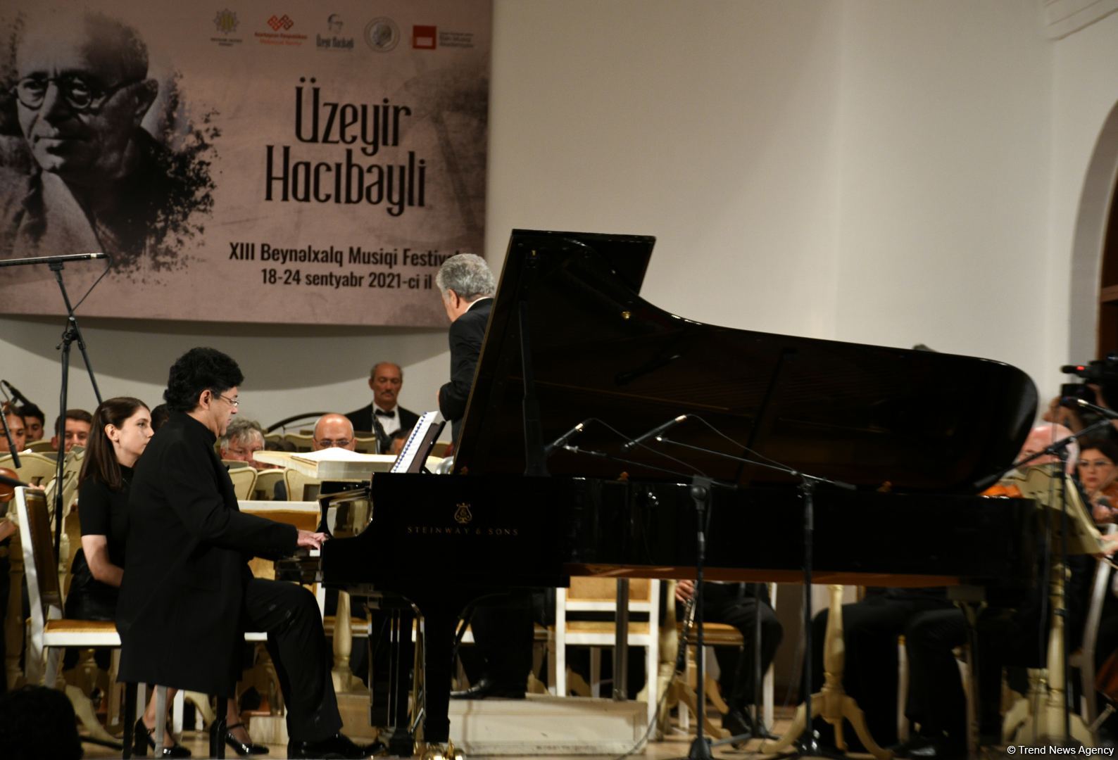 Üzeyir Hacıbəyli XIII Beynəlxalq Musiqi Festivalının təntənəli açılış mərasimi olub (FOTO/VİDEO)