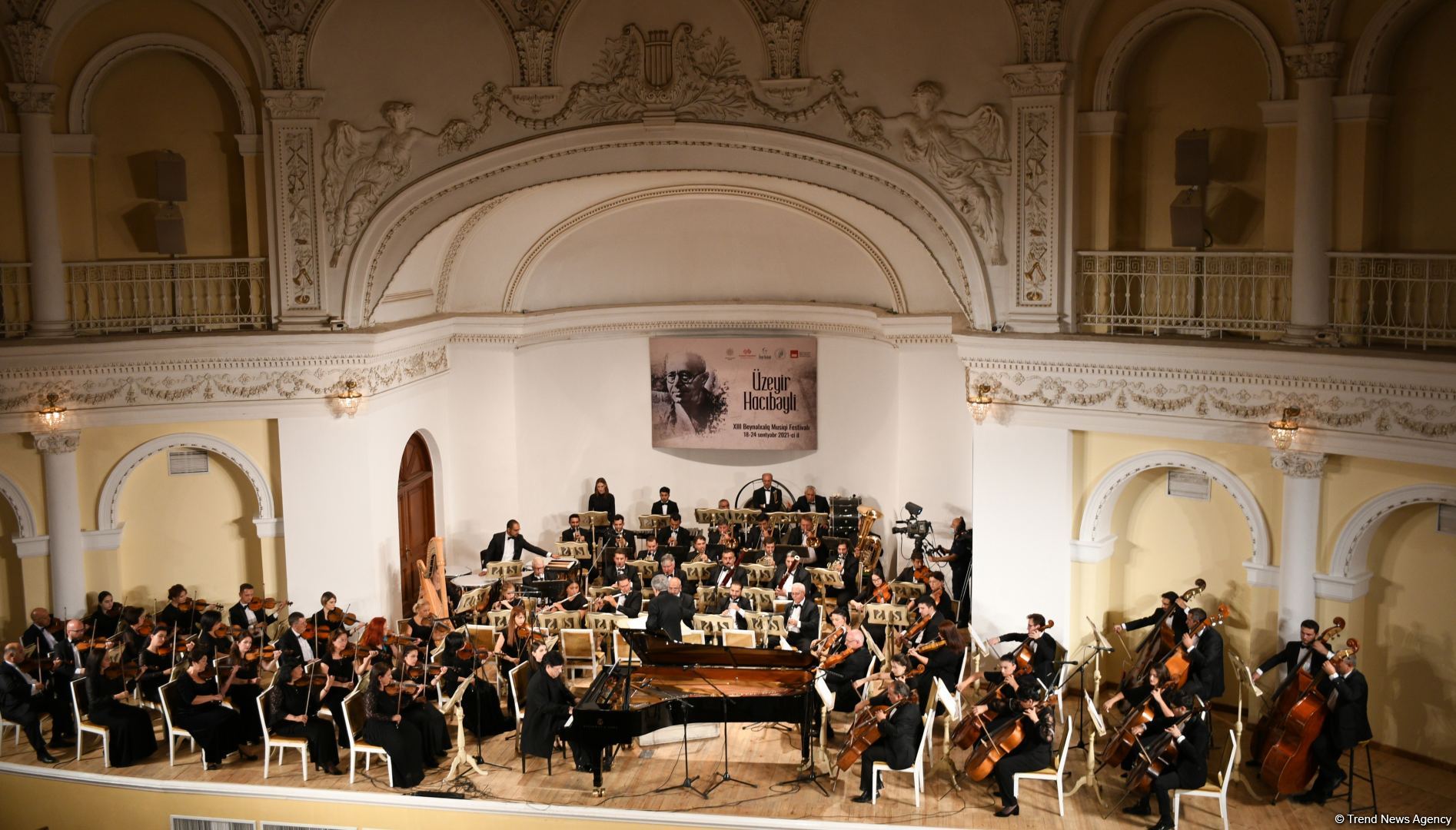 Üzeyir Hacıbəyli XIII Beynəlxalq Musiqi Festivalının təntənəli açılış mərasimi olub (FOTO/VİDEO)
