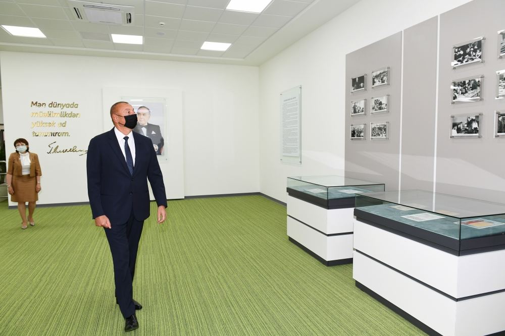 Prezident İlham Əliyev və birinci xanım Mehriban Əliyeva Bakı Avropa Liseyinin yeni binasının açılışında iştirak ediblər (FOTO/VİDEO) (YENİLƏNİB)