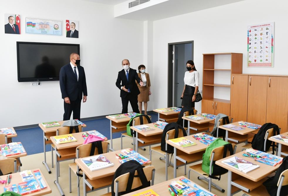 Prezident İlham Əliyev və birinci xanım Mehriban Əliyeva Bakı Avropa Liseyinin yeni binasının açılışında iştirak ediblər (FOTO/VİDEO) (YENİLƏNİB)