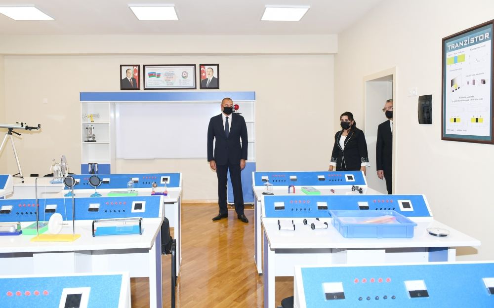 Prezident İlham Əliyev Sabunçu rayonunda 307 saylı orta məktəbdə yaradılan şəraitlə tanış olub (FOTO/VİDEO)