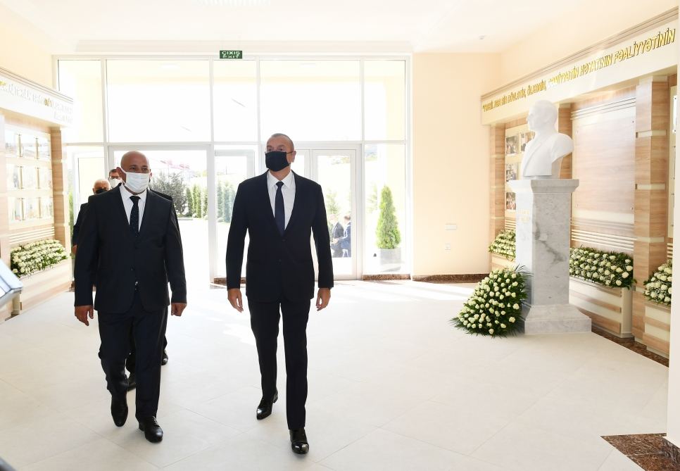 Prezident İlham Əliyev Sabunçu rayonunda 71 saylı orta məktəbdə yaradılan şəraitlə tanış olub (FOTO/VİDEO)