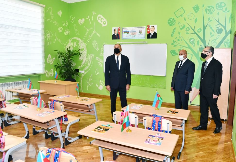 Prezident İlham Əliyev Sabunçu rayonunda 71 saylı orta məktəbdə yaradılan şəraitlə tanış olub (FOTO/VİDEO)