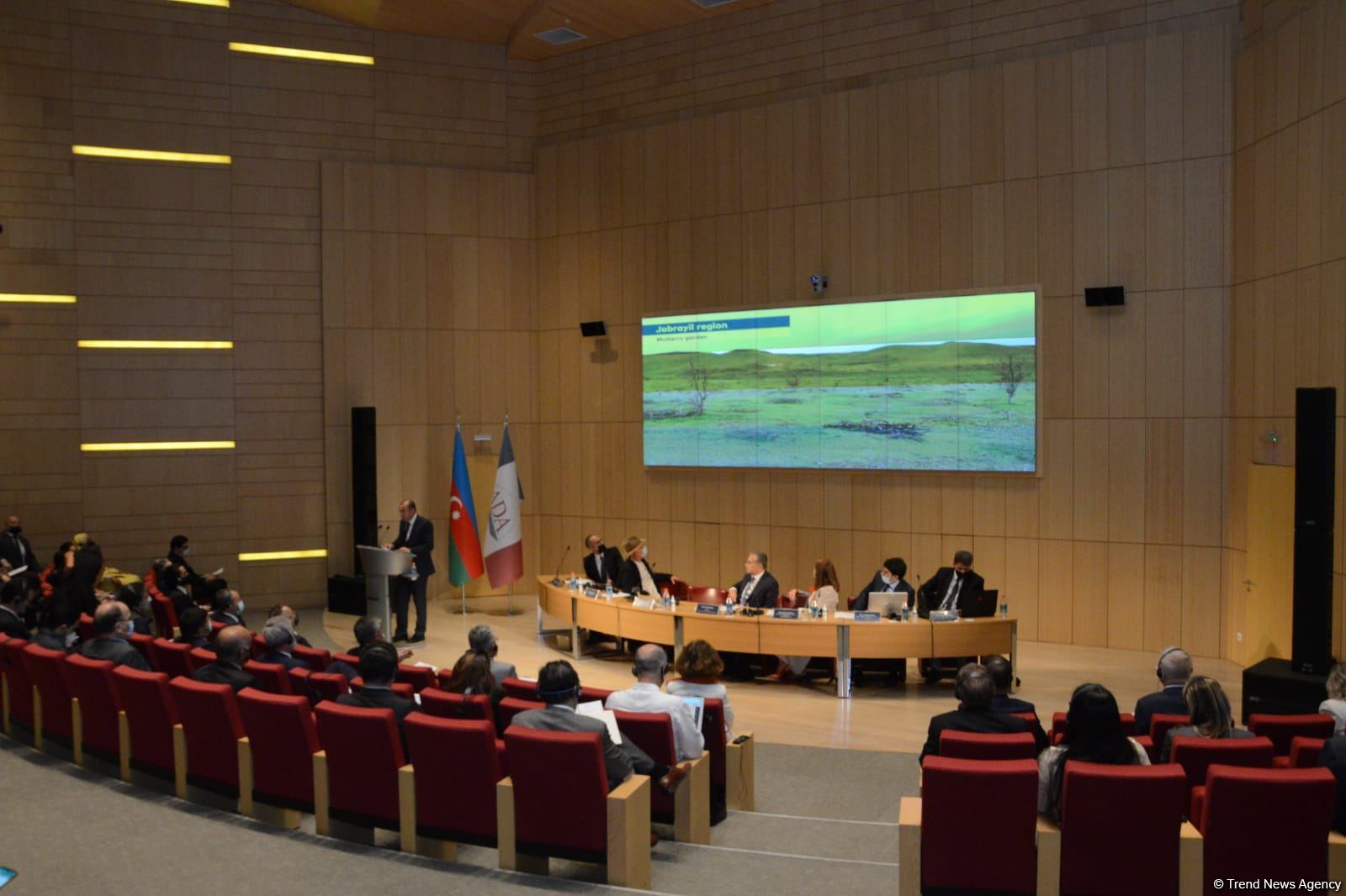 ETSN və ADA Universitetinin birgə təşkilatçılığı ilə brifinq keçirilib (FOTO)