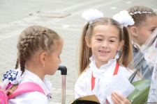 İbtidai siniflərin ilk dərs günündən FOTOREPORTAJ
