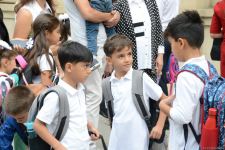 İbtidai siniflərin ilk dərs günündən FOTOREPORTAJ