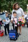 İbtidai siniflərin ilk dərs günündən FOTOREPORTAJ