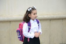 İbtidai siniflərin ilk dərs günündən FOTOREPORTAJ