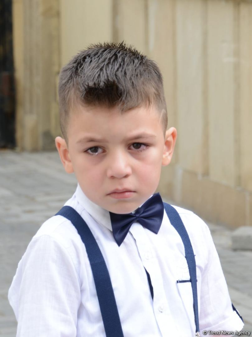 İbtidai siniflərin ilk dərs günündən FOTOREPORTAJ