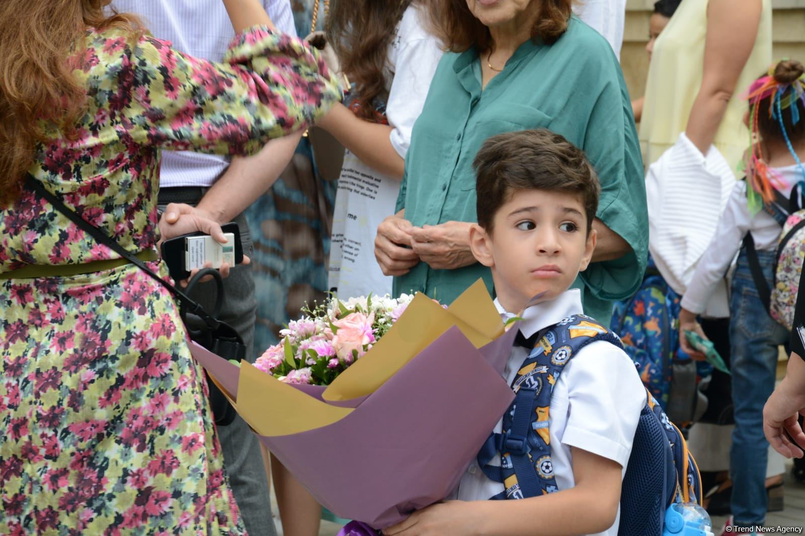 İbtidai siniflərin ilk dərs günündən FOTOREPORTAJ