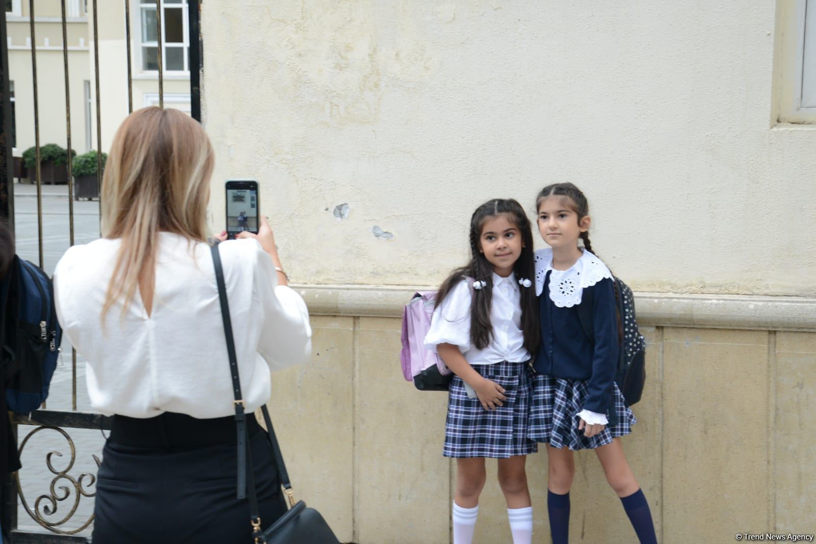 İbtidai siniflərin ilk dərs günündən FOTOREPORTAJ