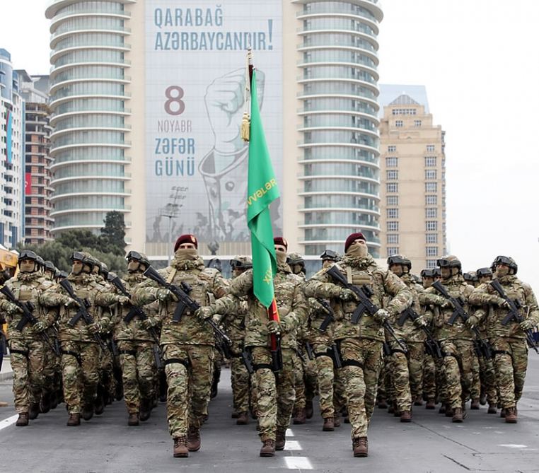 Prezident İlham Əliyev Rusiyanın nüfuzlu “Nasionalnaya oborona” jurnalına müsahibə verib (FOTO/VİDEO) (YENİLƏNİB)