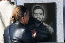 Azərbaycan xalqı qəhrəman şəhidlərini yad edir (FOTO)