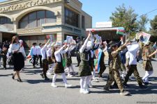Azərbaycan xalqı qəhrəman şəhidlərini yad edir (FOTO)