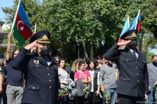 Vətən Müharibəsi şəhidlərinin xatirəsi bütün ölkə ərazisində bir dəqiqəlik sükutla yad edilib (FOTO/VİDEO)