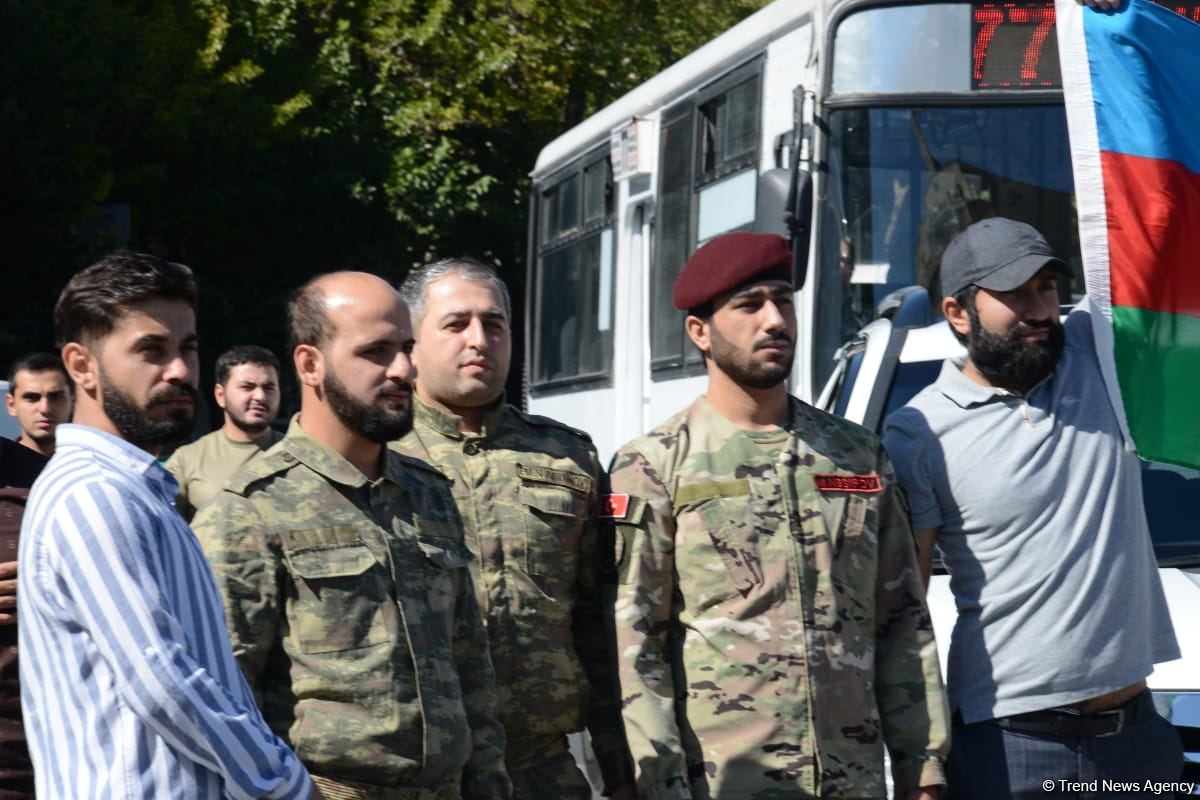Vətən Müharibəsi şəhidlərinin xatirəsi bütün ölkə ərazisində bir dəqiqəlik sükutla yad edilib (FOTO/VİDEO)