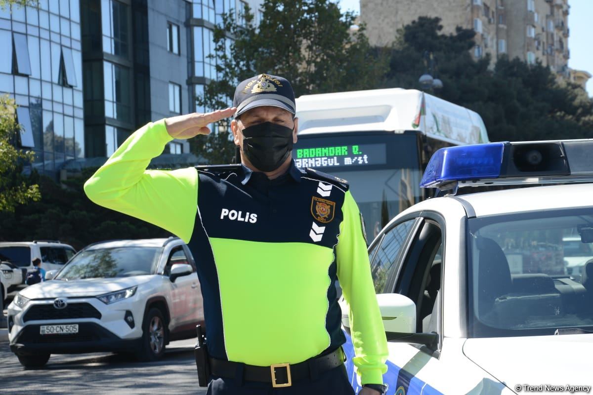 Vətən Müharibəsi şəhidlərinin xatirəsi bütün ölkə ərazisində bir dəqiqəlik sükutla yad edilib (FOTO/VİDEO)