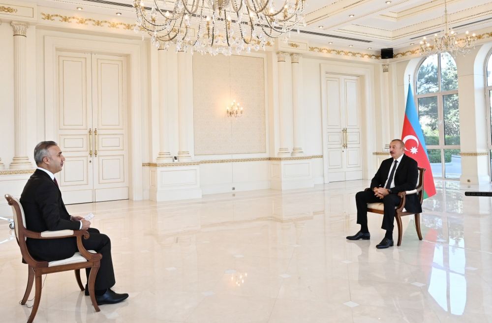 Prezident İlham Əliyev: Ermənistan rəhbərliyinə şans veririk ki, Bəyanatın bütün müddəalarını yerinə yetirsin və özünü məsuliyyətlə aparsın