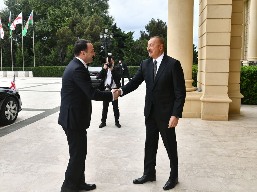 Azərbaycan Prezidenti İlham Əliyev Gürcüstanın baş naziri ilə görüşüb (FOTO/VİDEO) (YENİLƏNİB)
