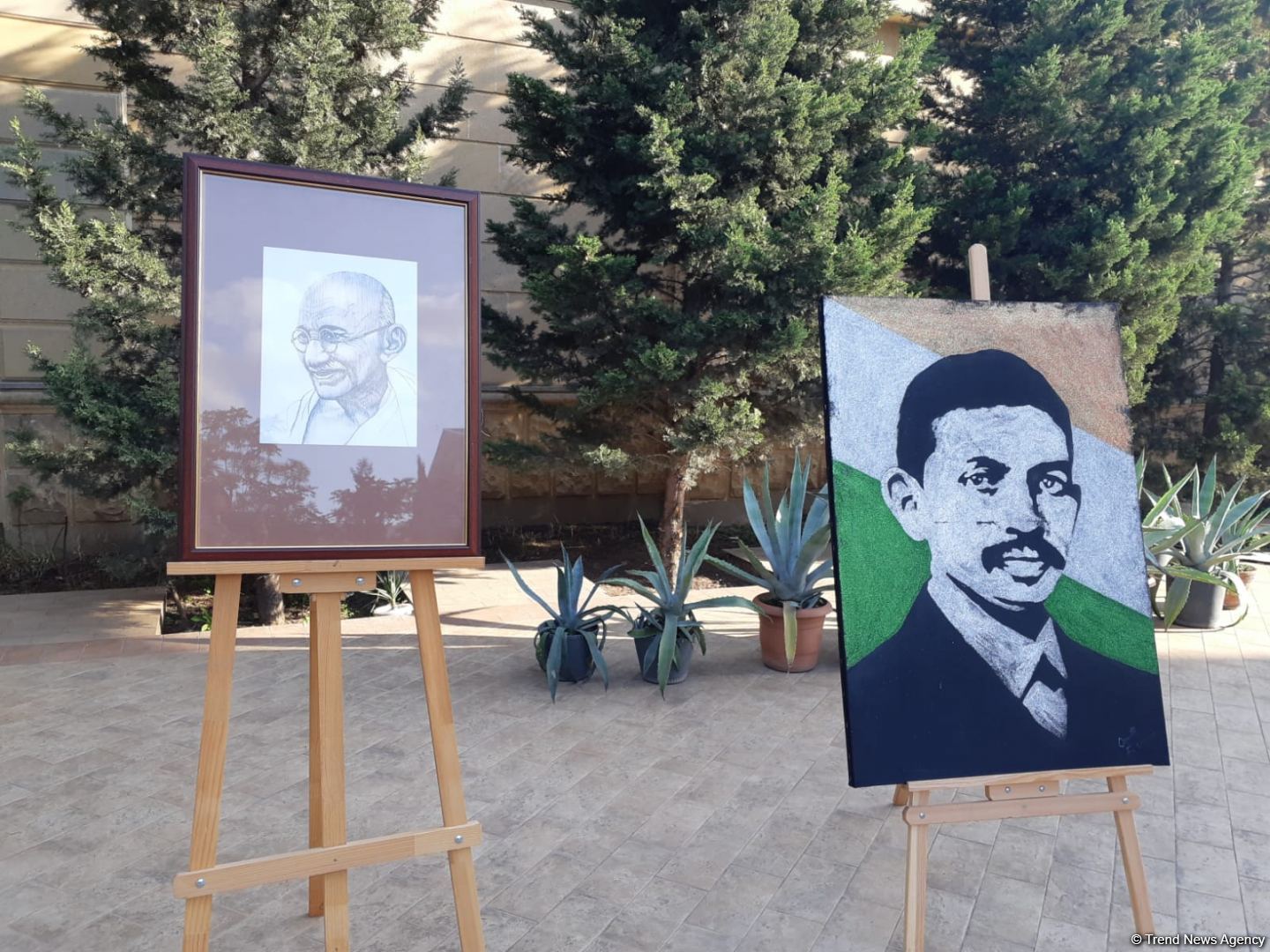 Hindistanın Bakıdakı səfirliyi Mahatma Qandinin doğum gününün 152-ci ildönümünü qeyd edib (FOTO)